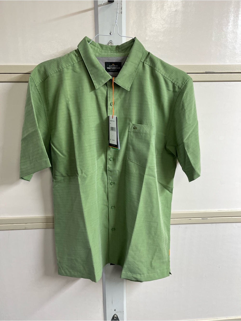Quiksilver Waterman Light Green Short-Sleeve Button-Down Shirt